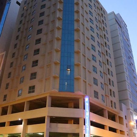 Marina Tower Manama Exterior foto