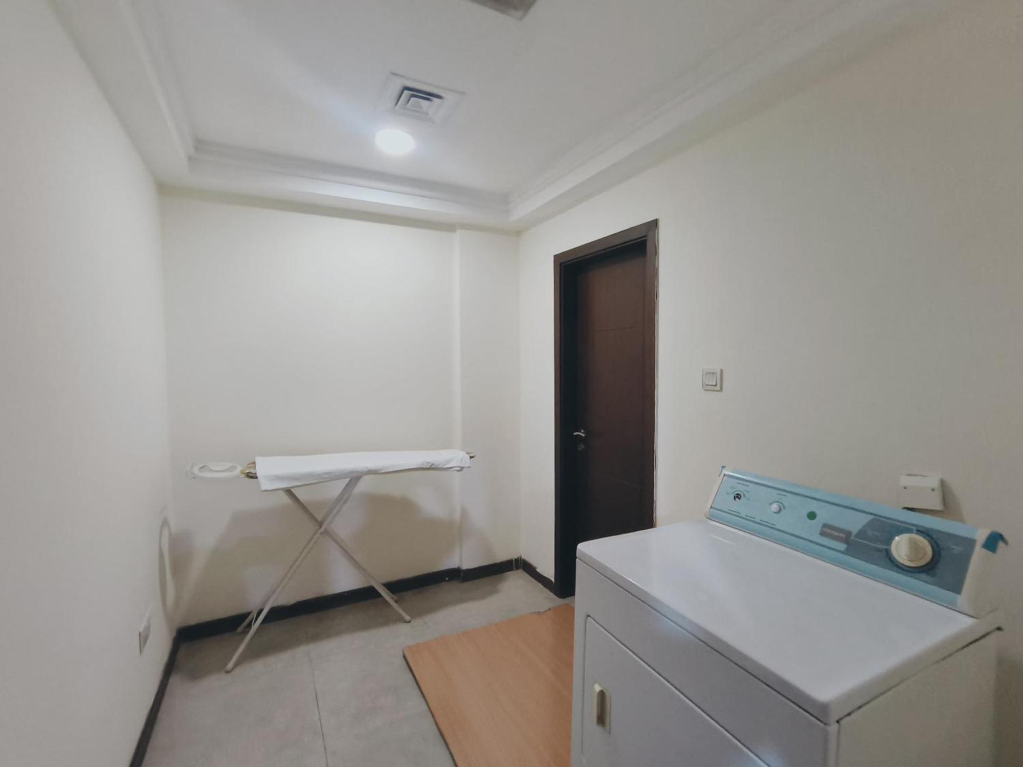 Marina Tower Manama Exterior foto